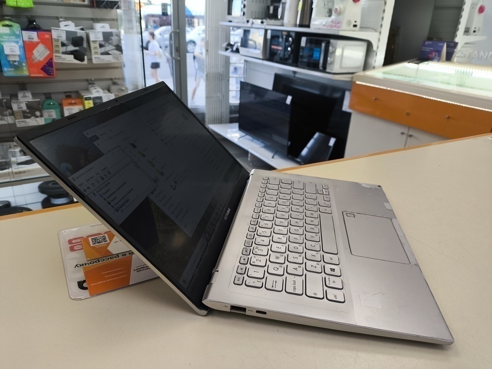 Ноутбук ASUS; Core i3-8145U, Intel UHD Graphics 620, 4 Гб, 256 Гб, Нет