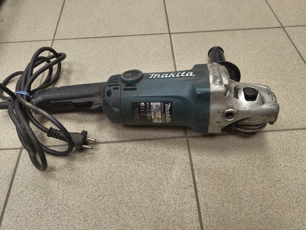 Угловая шлифмашина Makita GA7050