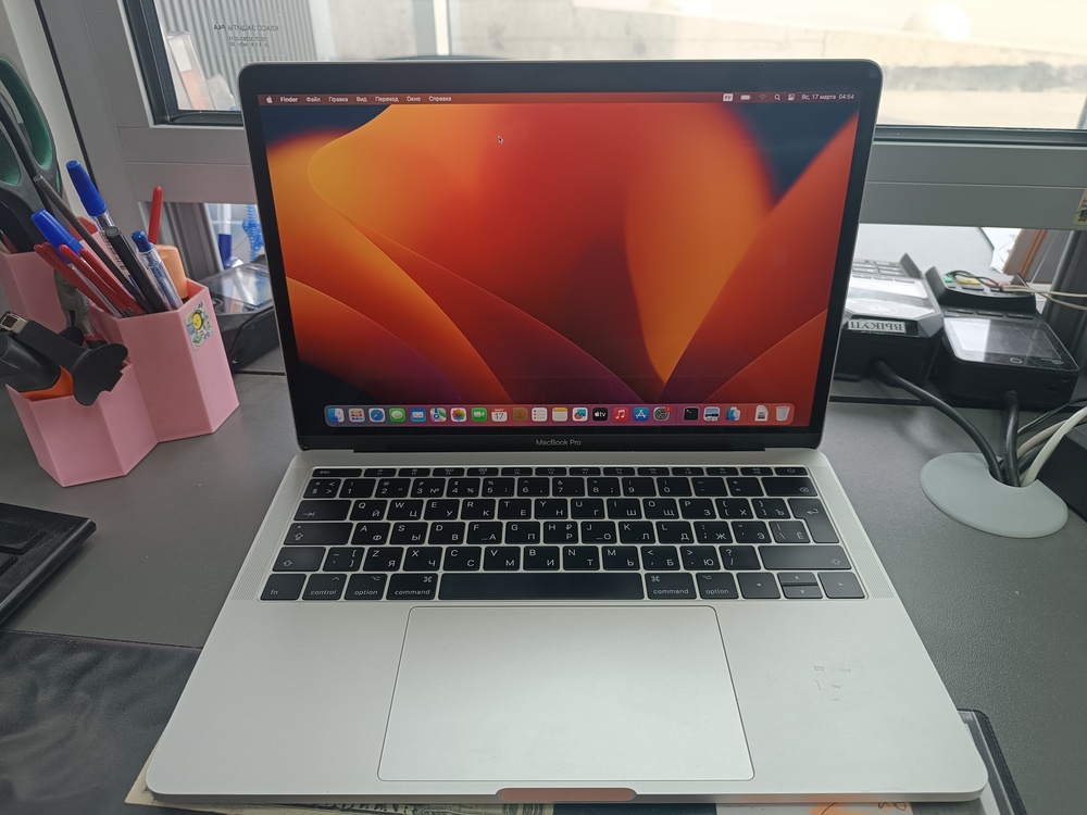 Ноутбук Apple MacBook Pro i5 (13 дюймов два порта Thunderbolt 3 2016) A1708