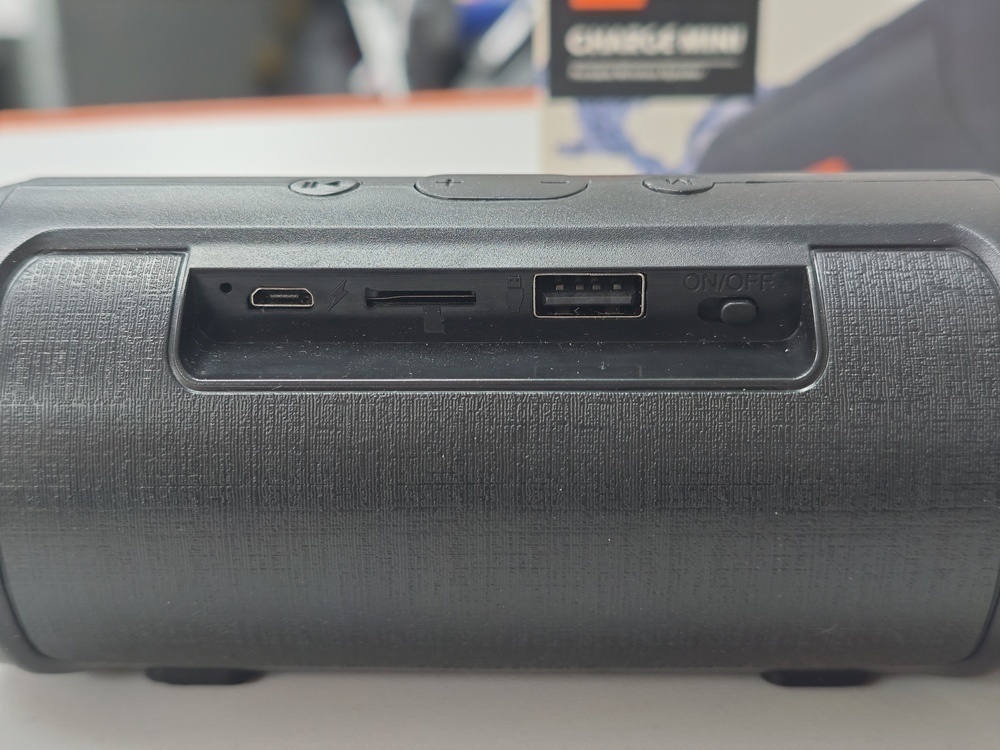 Портативная акустика JBL Charge mini