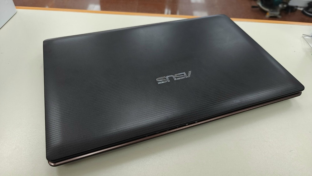 Ноутбук ASUS Ноутбук ASUS X53S; Core i5-2430M, GeForce GT 540M, 4 Гб, 480 Гб, Нет