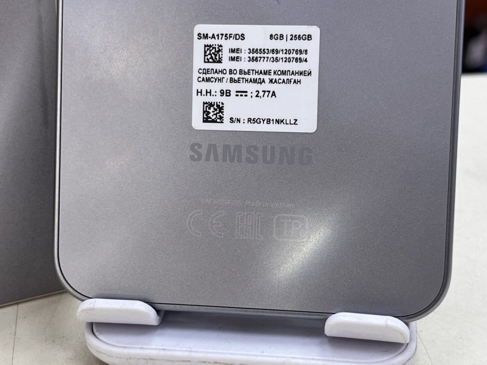 Смартфон Samsung Galaxy A17 8/256