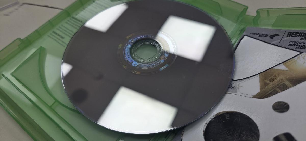 Игра XBOX Resident Evil Biohazard