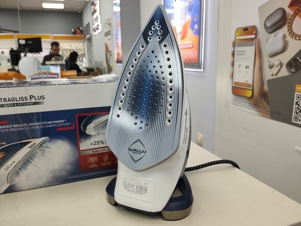 Утюг Tefal Ultragliss Plus FV6812E0