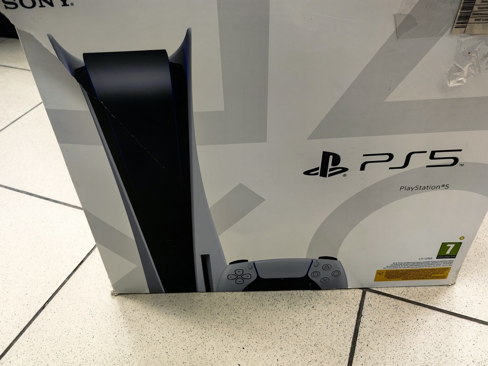 Игровая приставка PlayStation 5 825Gb (С дисководом) Игровая приставка PlayStation 5 825Gb (С дисководом)