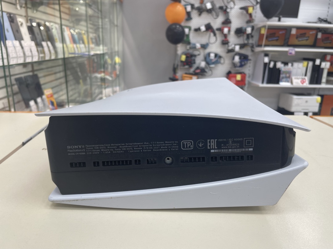 Игровая приставка PlayStation 5 825Gb (С дисководом)