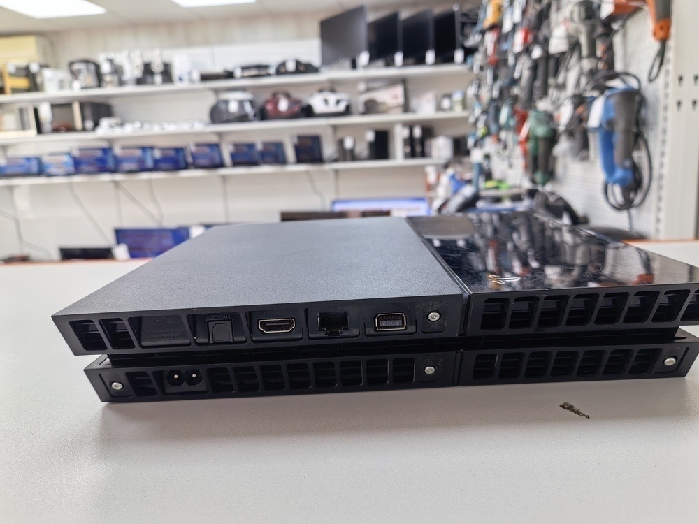 Игровая приставка PlayStation 4 FAT 500GB