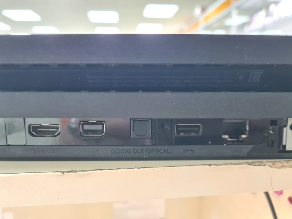 Игровая приставка PlayStation 4 Pro 1Tb