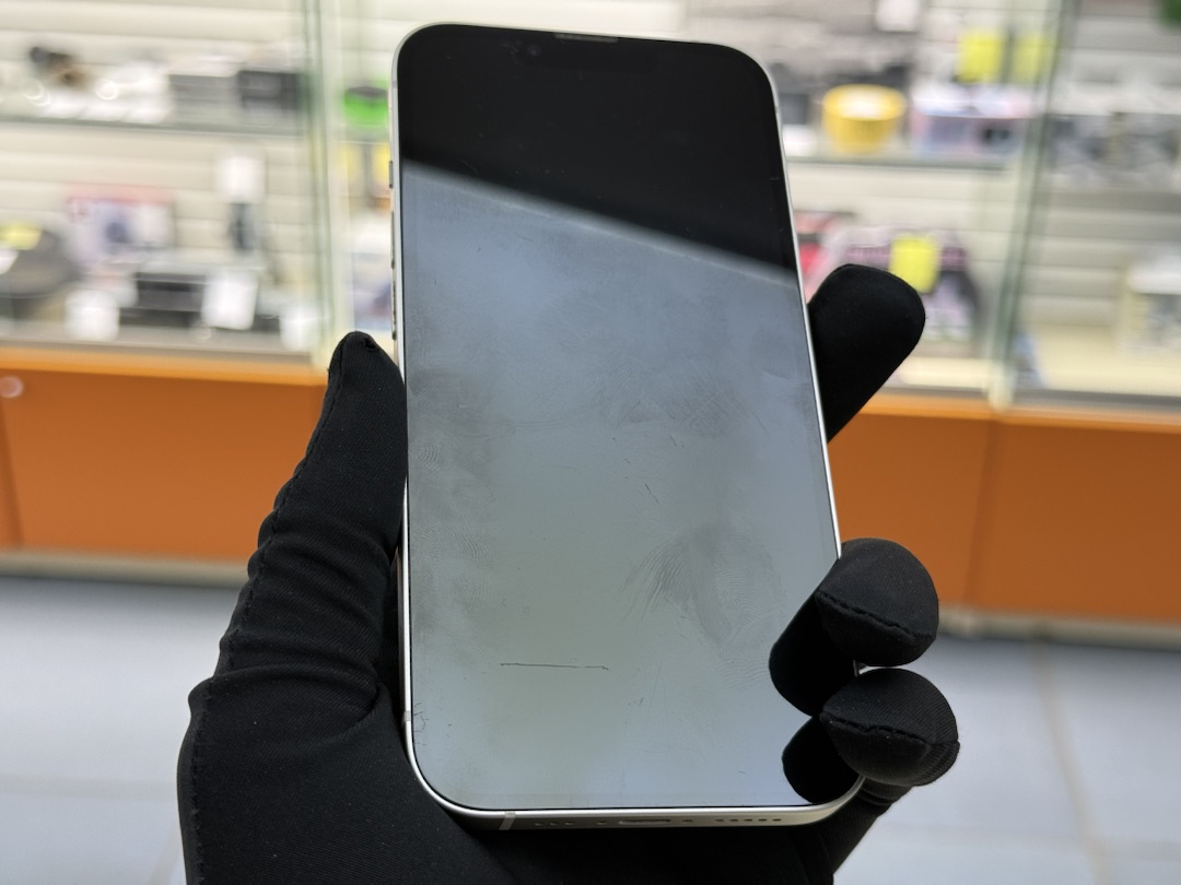 Смартфон Apple iPhone 13 128Gb