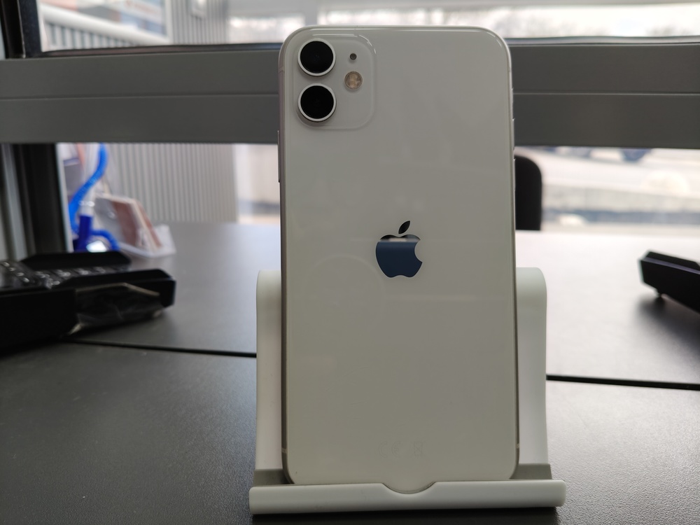 Смартфон Apple iPhone 11 64Gb