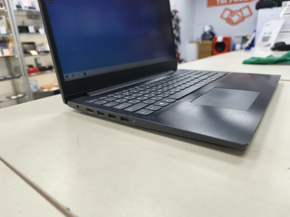 Ноутбук Lenovo 320-15ISK; Core i3-6006U, GeForce 920MX, 8 Гб, Нет, 500 Гб