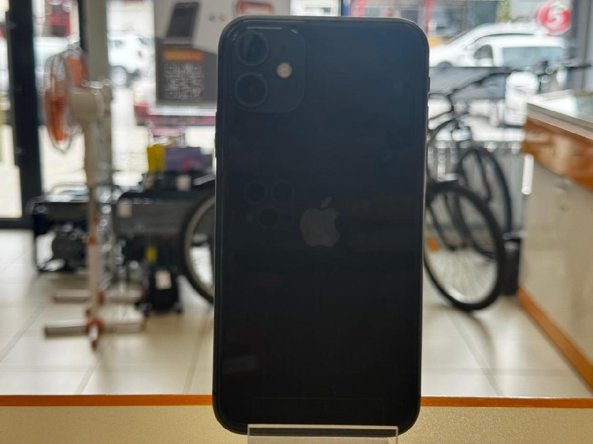 Смартфон Apple iPhone 11 64Gb