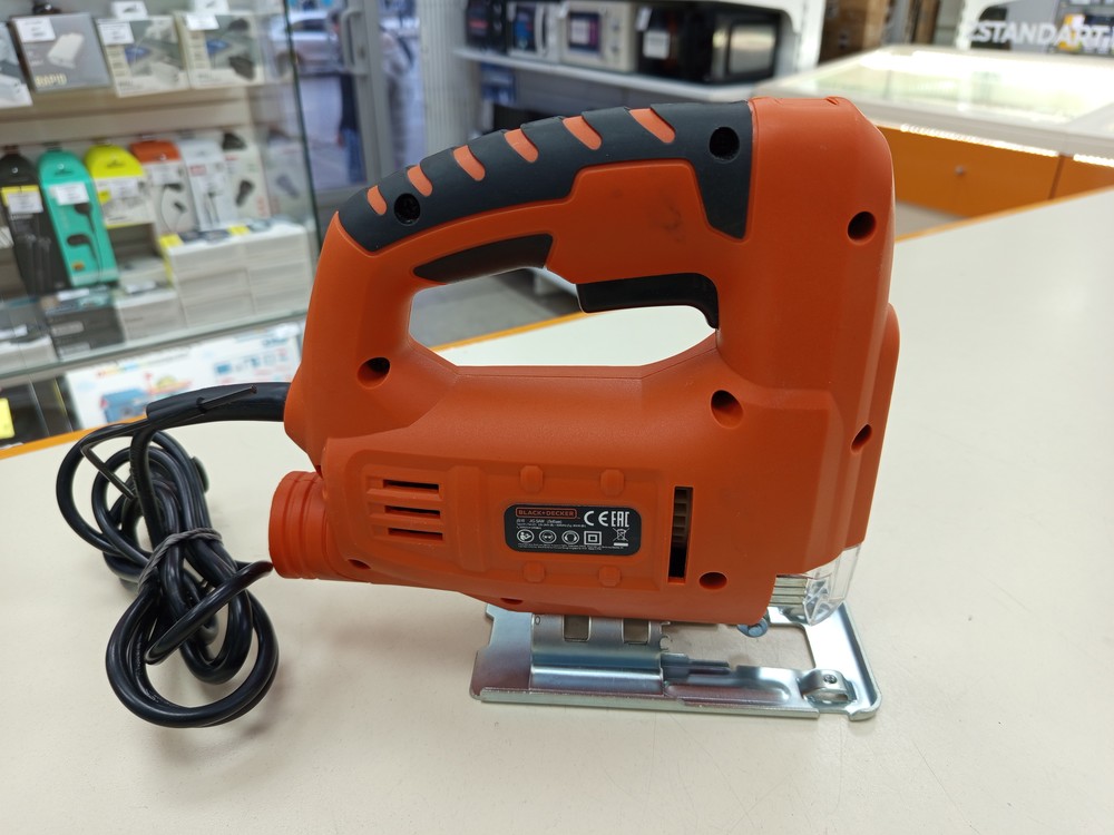 Лобзик Black & Decker JS10