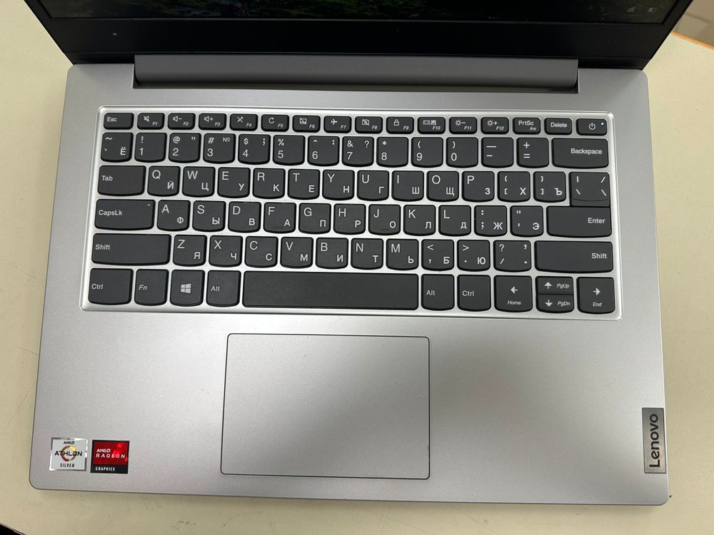 Ноутбук Lenovo; Silver 3050E, Radeon Vega 3, 4 Гб, 128 Гб, Нет