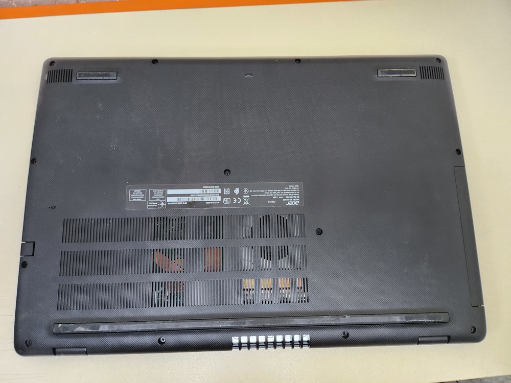 Ноутбук Acer Aspire 3; Core i3-10100, GeForce MX250, 8 Гб, Нет, 1 Tb