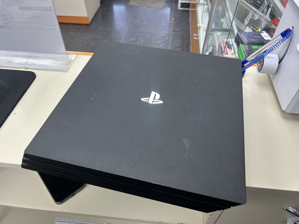 Игровая приставка PlayStation 4 Pro 1Tb