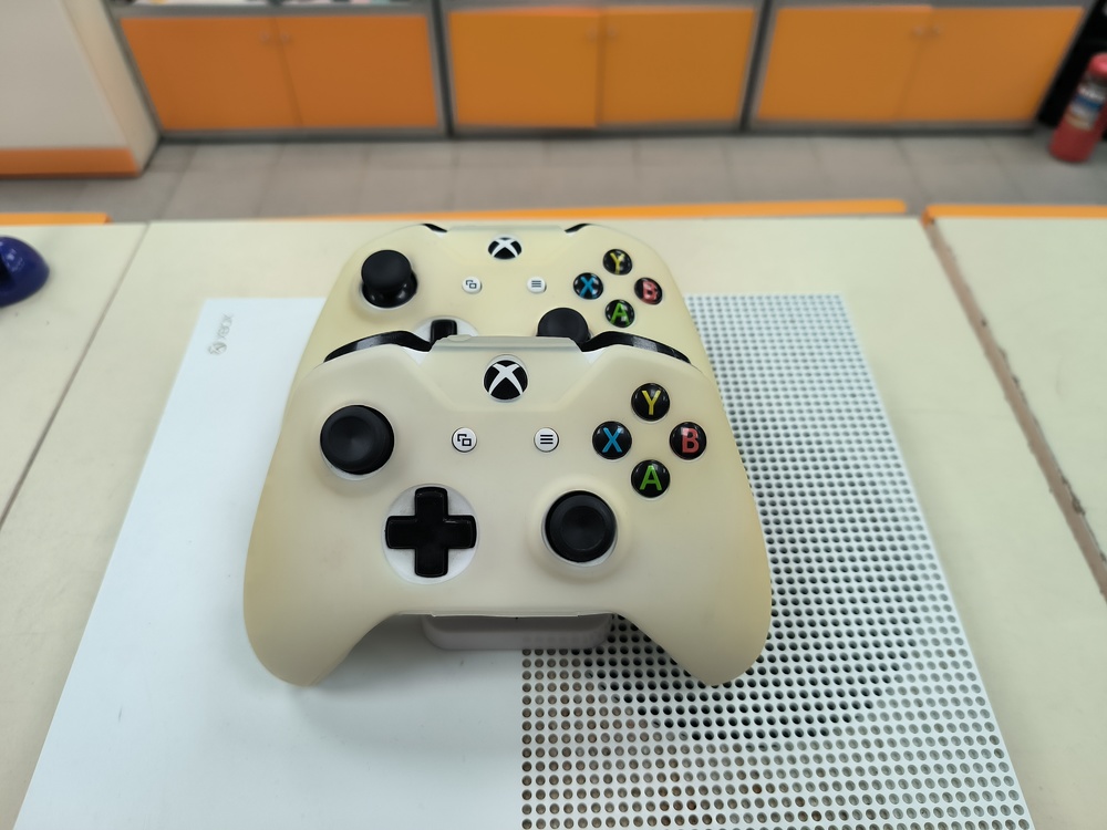 Игровая приставка Xbox One S 1TB