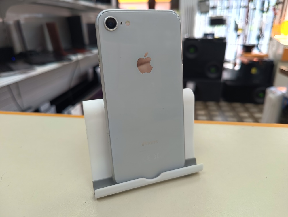 Смартфон Apple iPhone 8 64Gb