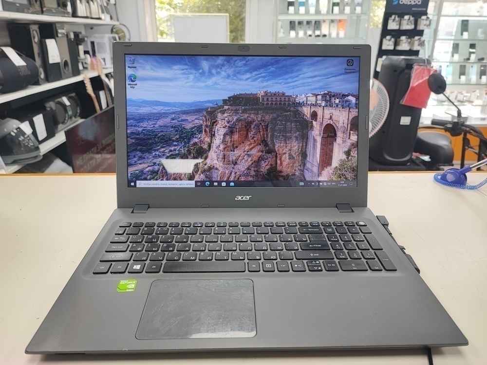 Ноутбук Acer; Core i3-5005U, GeForce 9400M, 12 Гб, 120 Гб, 500 Гб
