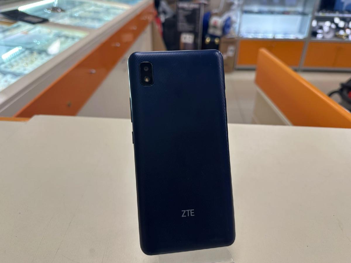Смартфон ZTE Blade L210