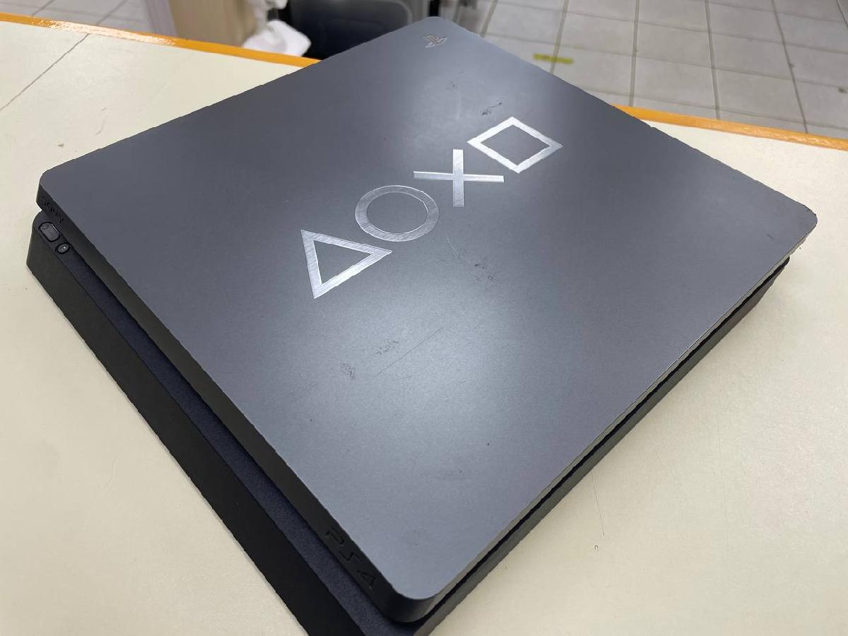 Игровая приставка Xbox One X 1Tb