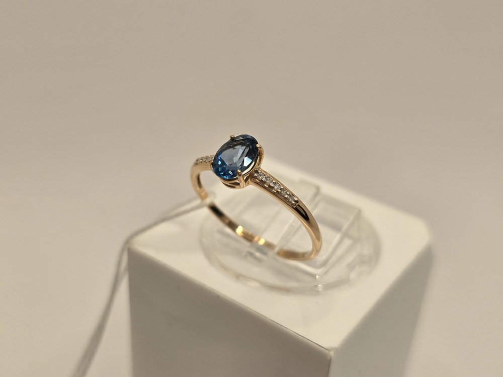 КОЛКМИ585 КОЛЬЦО С КАМНЯМИ (Au 585)