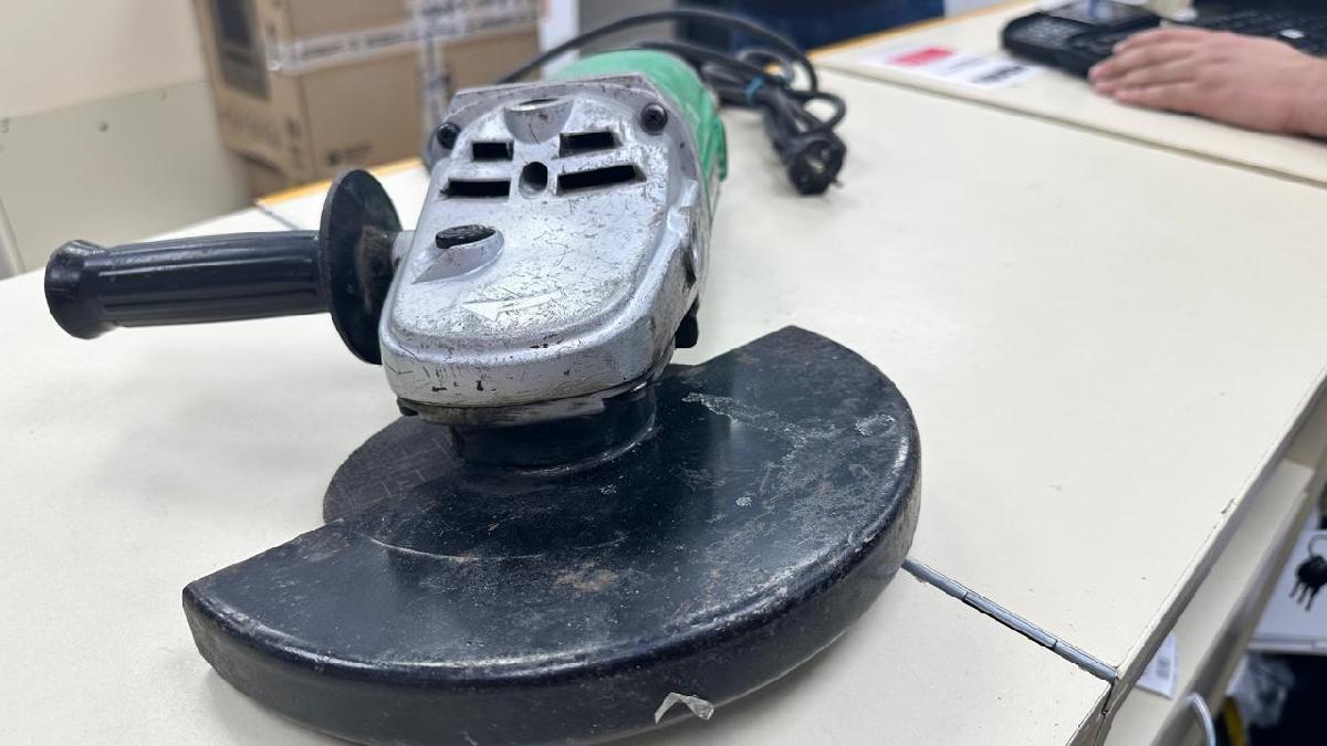 Угловая шлифмашина Hitachi G23SS