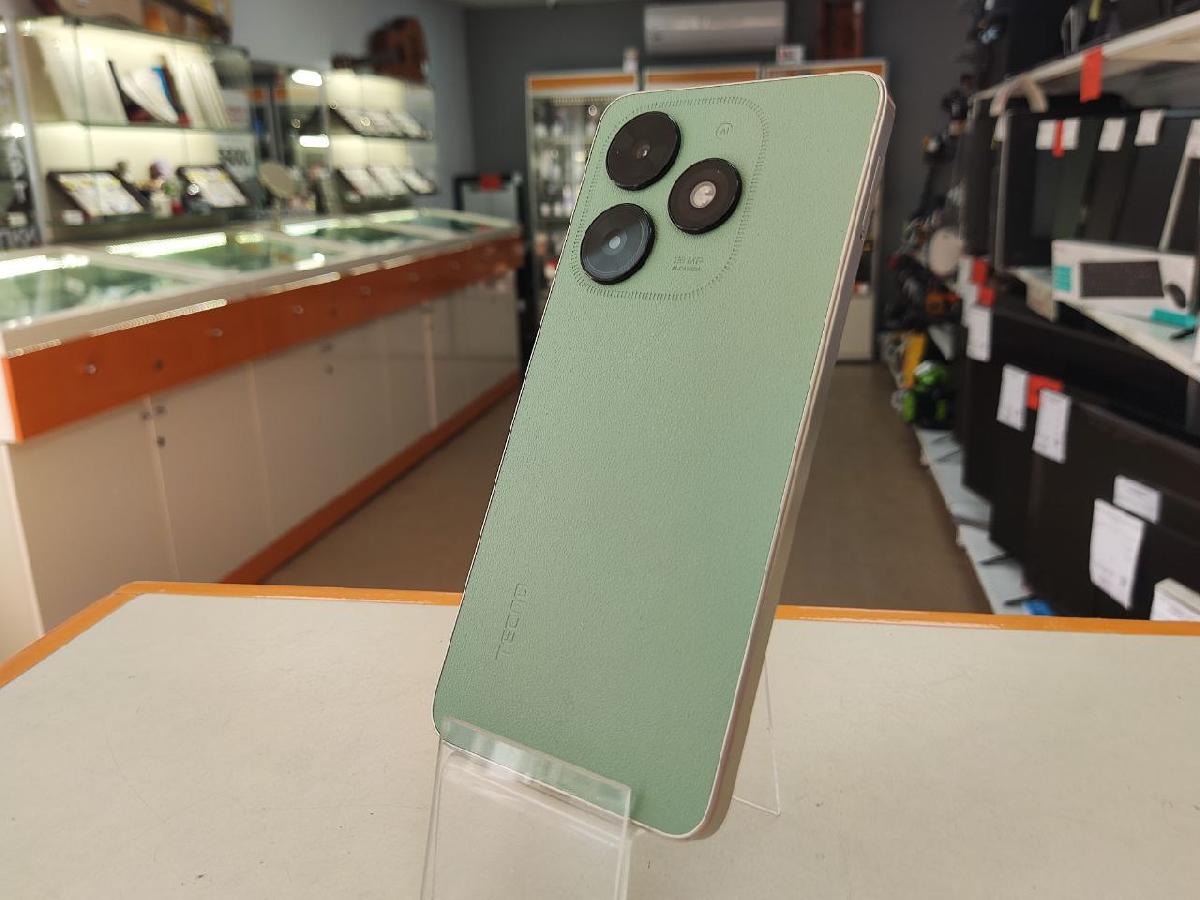 Смартфон Tecno Spark Go 2024 4/128