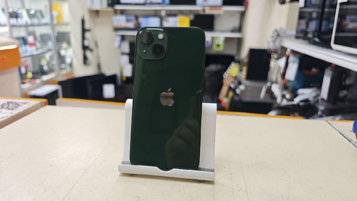 Смартфон Apple iPhone 13 128Gb