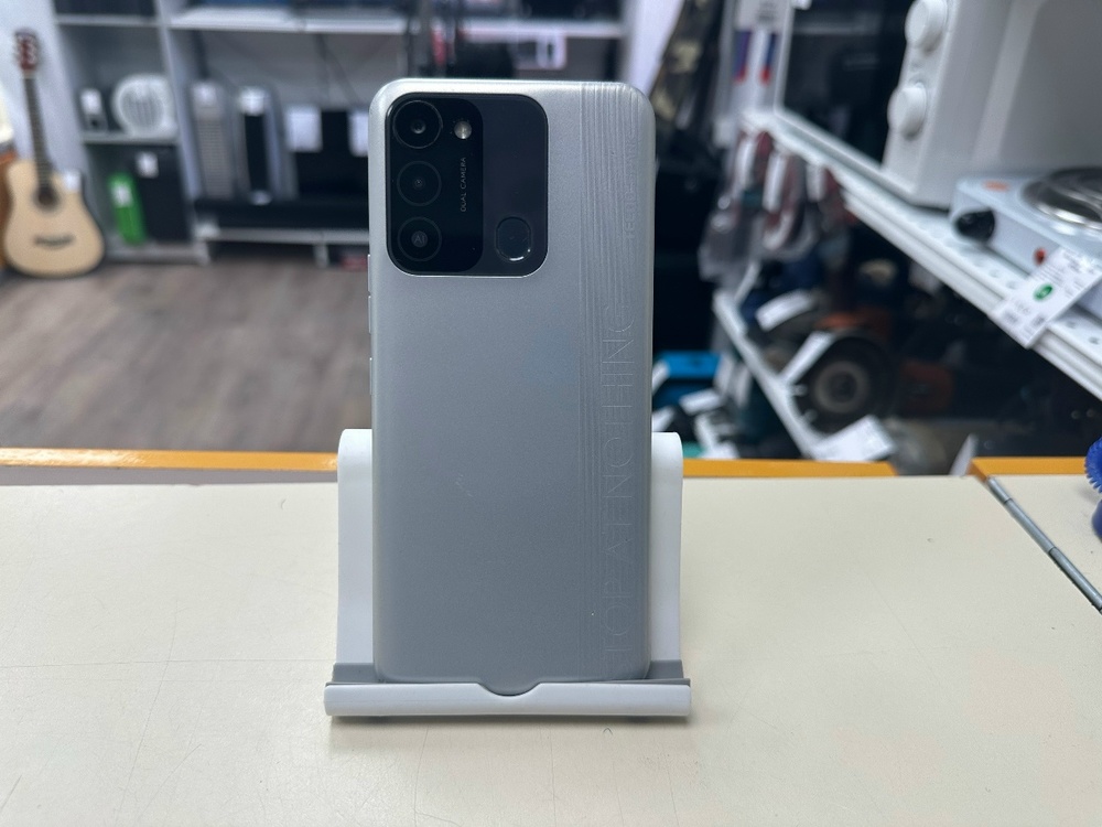 Смартфон Tecno Spark 8C 4/64