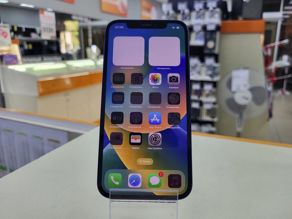 Смартфон Apple iPhone 12 64Gb
