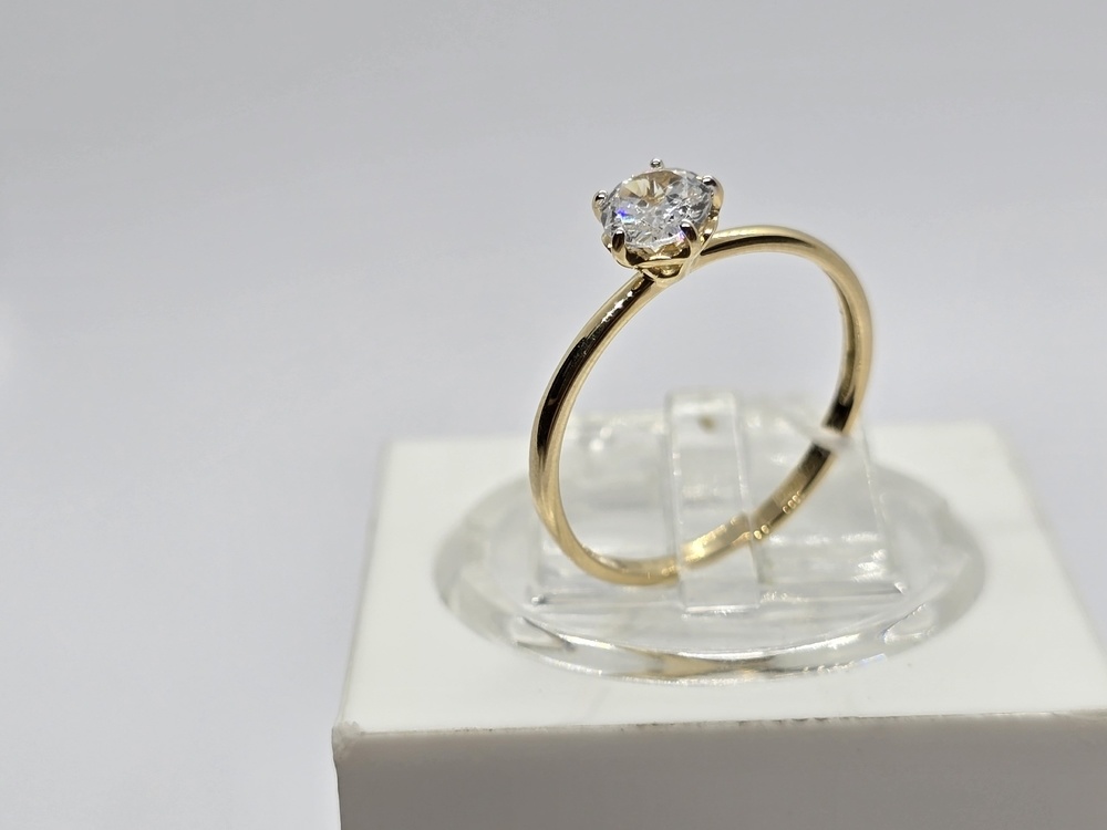 КОЛКМ585 КОЛЬЦО С КАМНЕМ (Au 585)