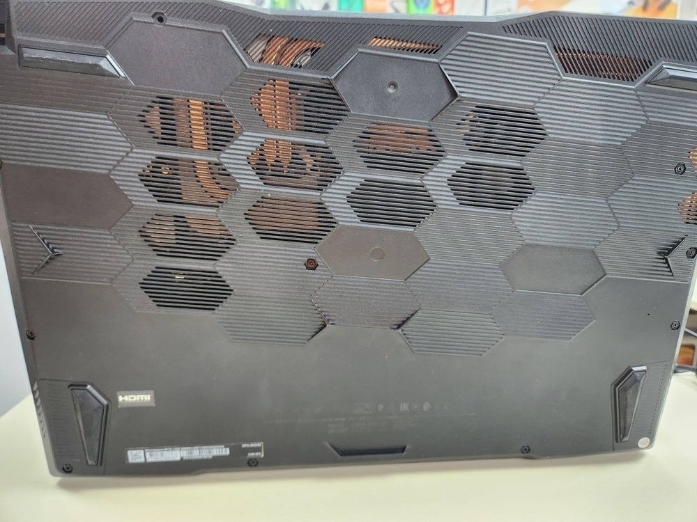 Ноутбук MSI; Core i7-11800H, GeForce RTX 3060, 16 Гб, 512 GB, Нет