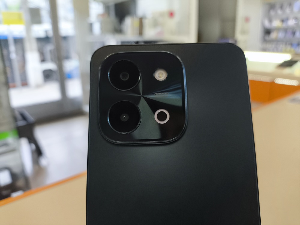 Смартфон Vivo Y28 8/128