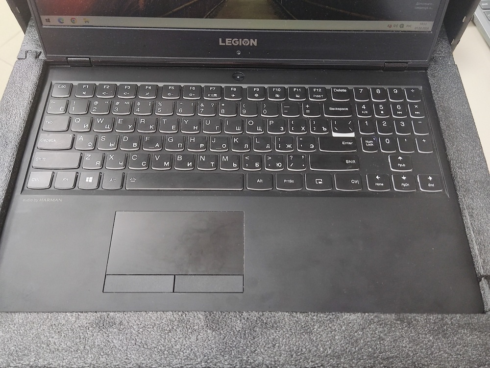 Ноутбук Lenovo; Core i7-8750H, Intel HD Graphics 630, 8 Гб, 240 Гб, 1 Tb