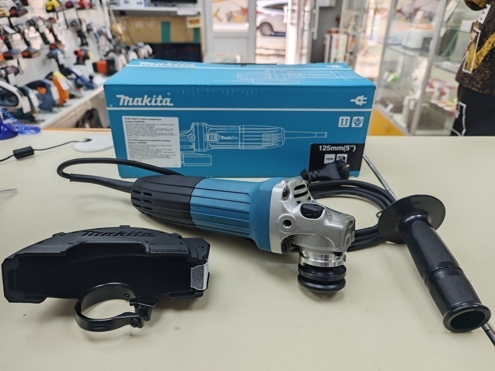 Угловая шлифмашина Makita GA5030R