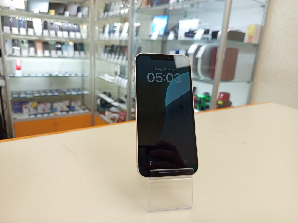 Смартфон Apple iPhone 12 64Gb