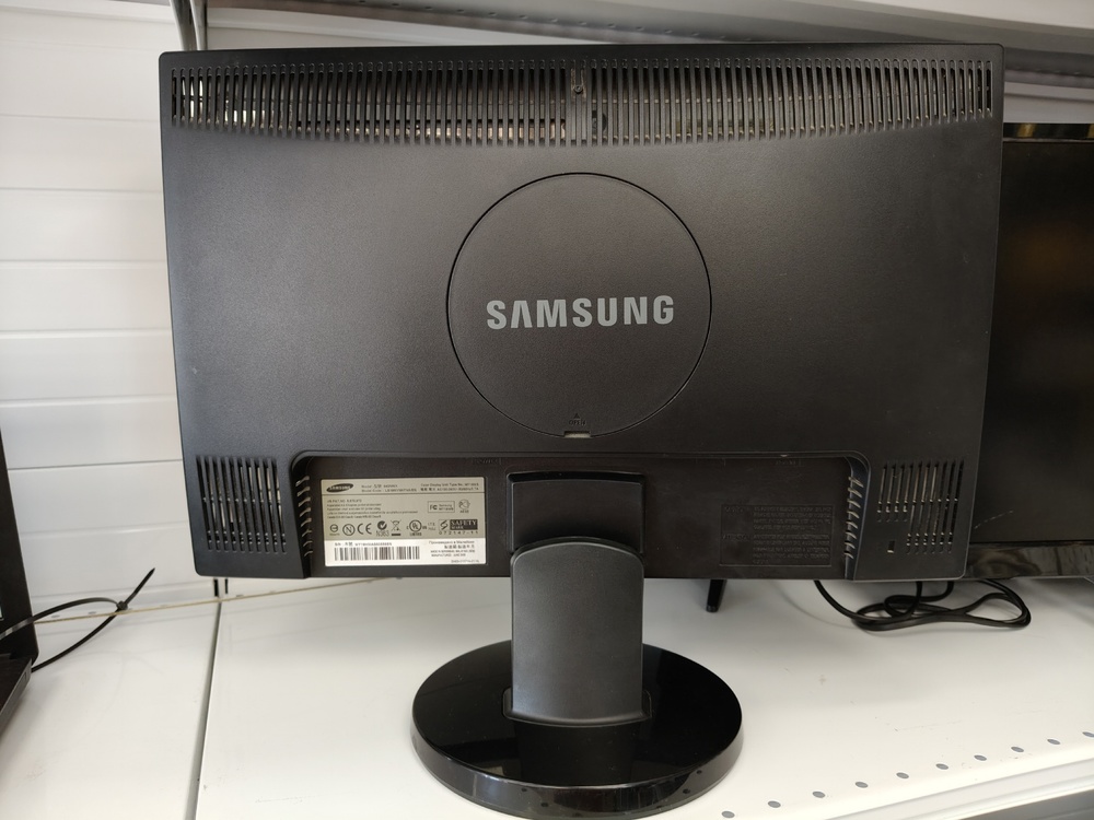 Монитор Samsung 943NW