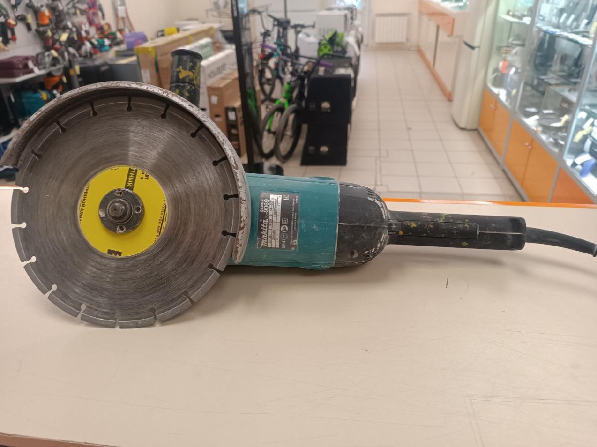 Угловая шлифмашина Makita 9069/230