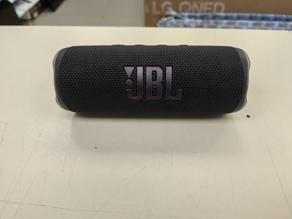 Портативная акустика JBL Flip 6;