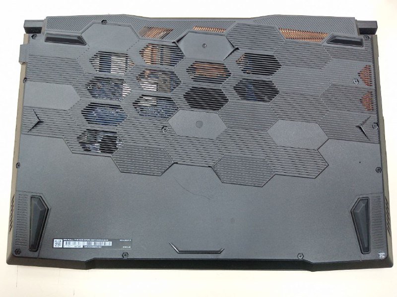 Ноутбук MSI; Core i5-11260H, GeForce RTX 2050, 8 Гб, 250 Гб, Нет