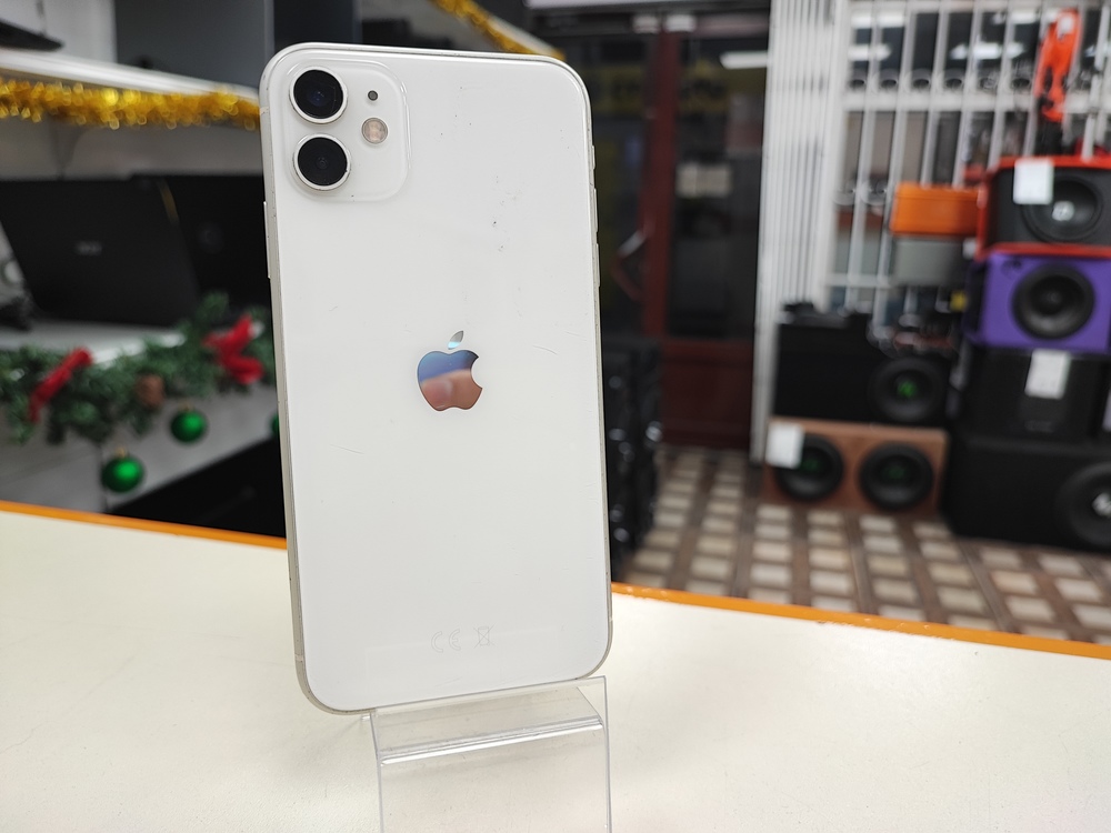 Смартфон Apple iPhone 11 64Gb
