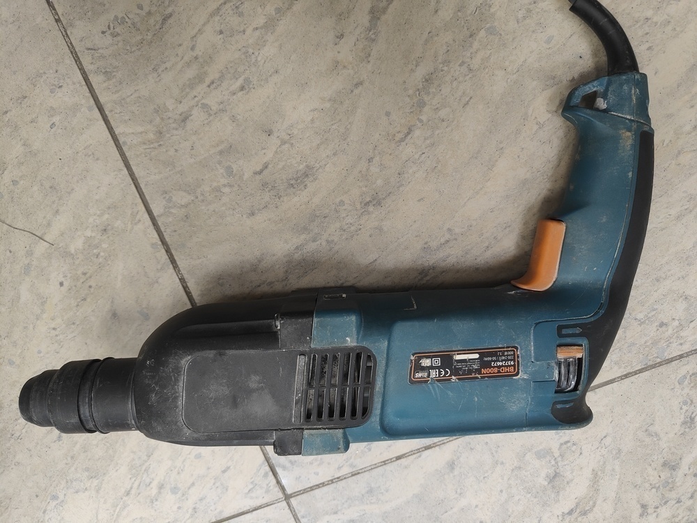 Перфоратор Bort BHD-800H