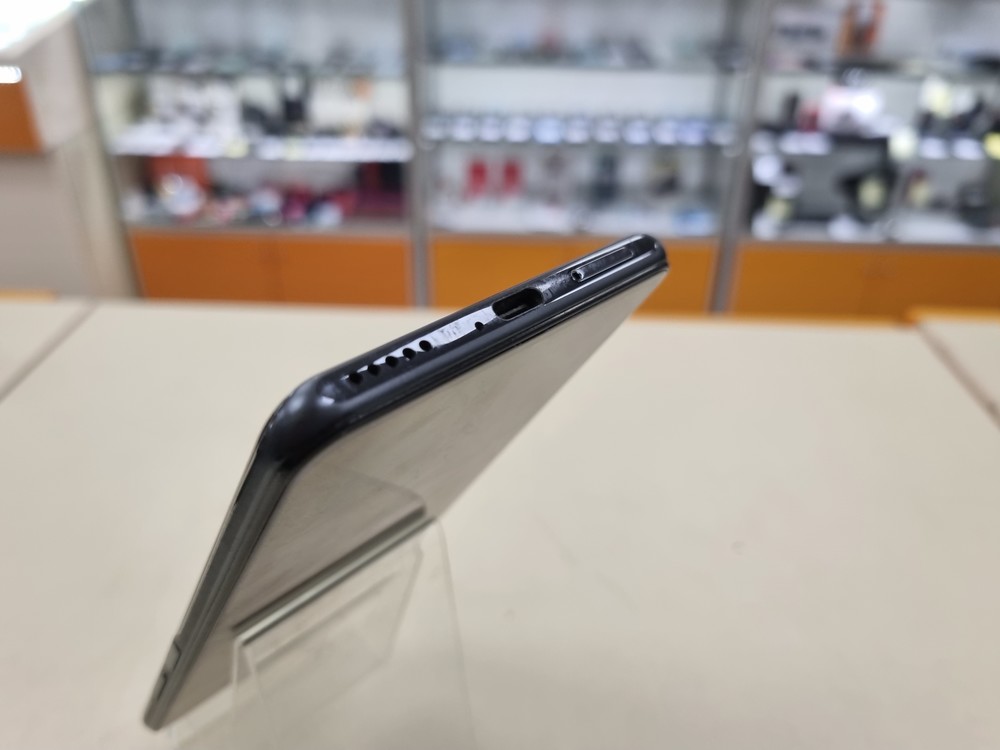 Смартфон Xiaomi Poco F3 6/128