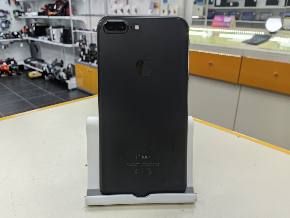 Смартфон Apple iPhone 7 Plus 32Gb