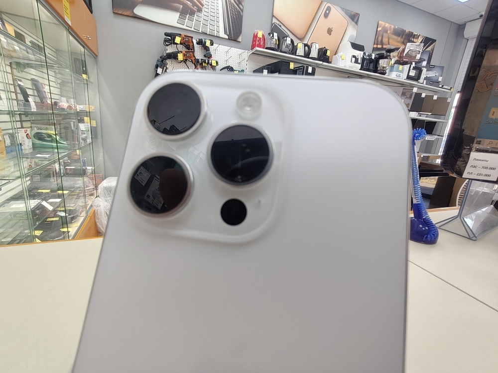 Смартфон Apple Iphone 16 Pro 128Gb