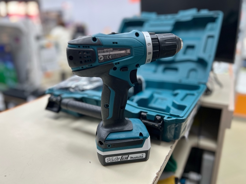 Шуруповерт Makita DF347D