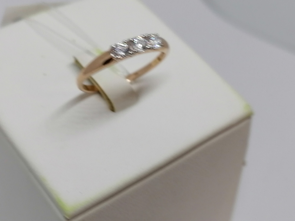 КОЛЬЦО С КАМНЯМИ (Au 585)