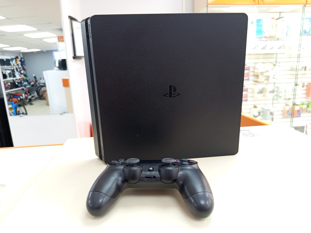 Игровая приставка PlayStation 4 500GB Игровая приставка PlayStation 4 500GB