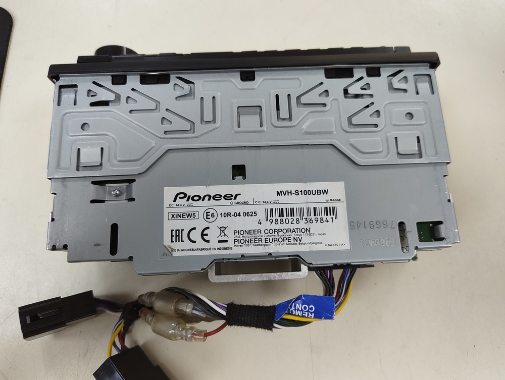 Автомагнитола Pioneer MVH-S100UBW